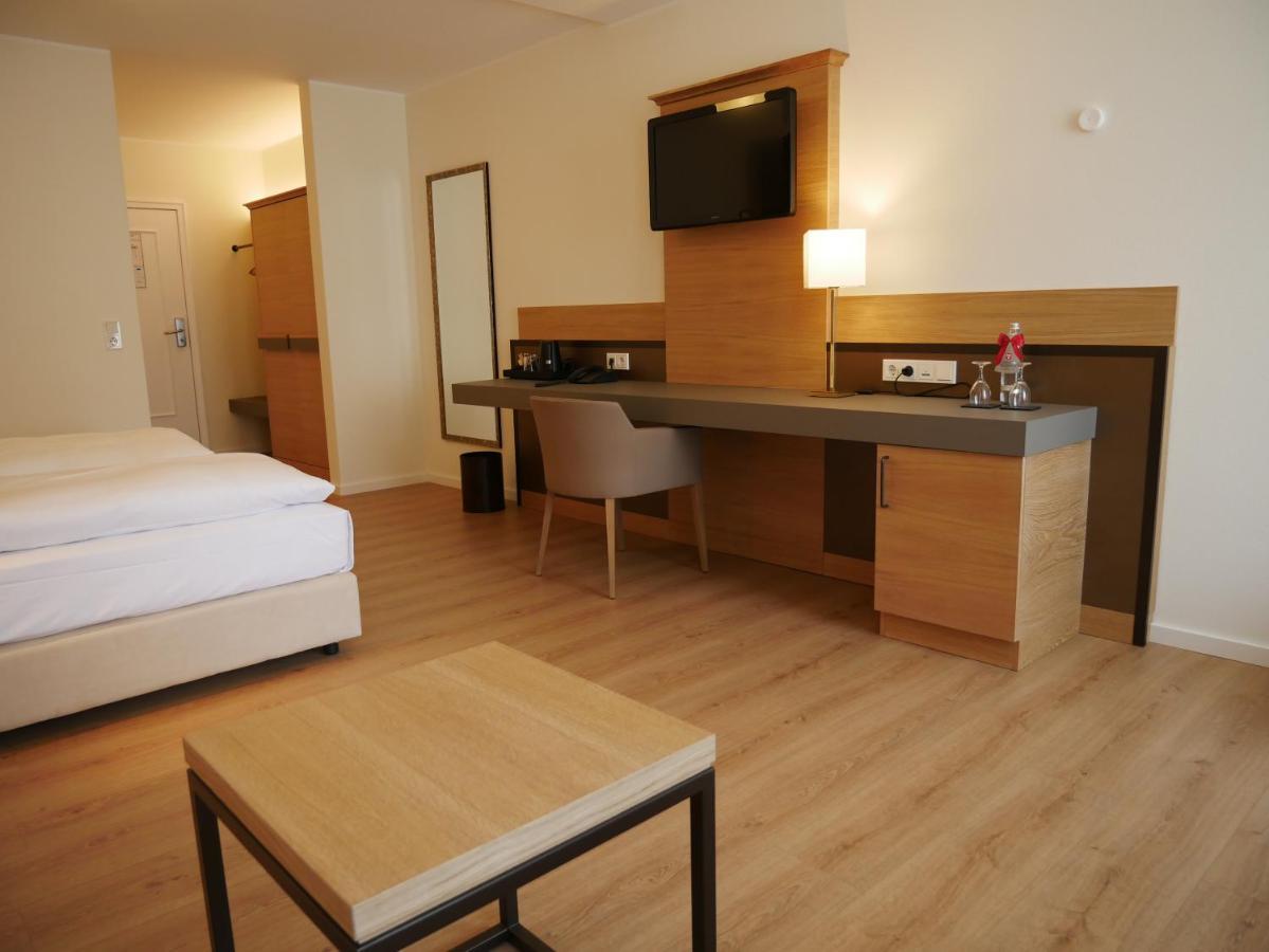 Landgasthof Hotel Hess Neuenstein  ภายนอก รูปภาพ